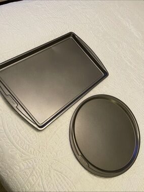 Set of 2 Good Cook Nonstick Baking Pans Pizza Pan & Cookie Sheet Lightly Used